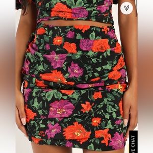 Lulus Bright Beauty Black Floral Ruched mini skirt size S NWT never worn